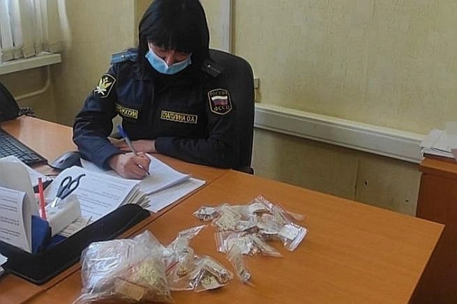 Должник рассчитался серебром | Источник: УФССП по Ярославской области