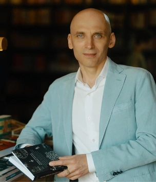 Дмитрий Утробин: «Встреча с каждой из книг — это прежде всего огромный подарок самому себе»