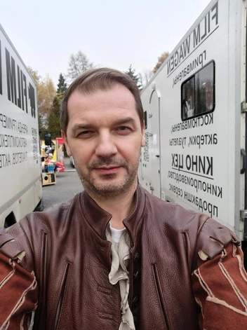 Алексей играет в фильме актера маленького театра | Источник: Алексей Лузин / Vk.com