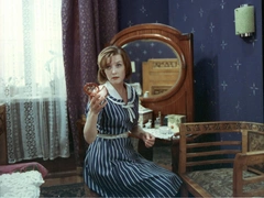 Недвижимость как в кино: можно ли купить квартиры Нади Шевелевой, Шурика и Людмилы Прокофьевны