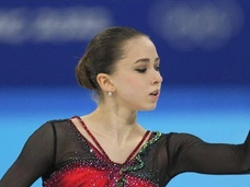 Валиева грустна, Кондратюк серьезен: российские фигуристы на слушаниях о командных медалях Олимпиады