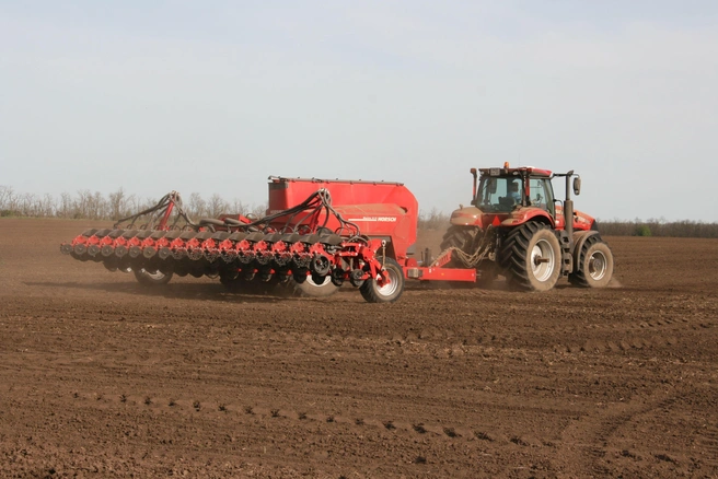 Донские аграрии массово сообщали о том, что сокращают площадь под озимыми и отдают предпочтение подсолнечнику из-за кризиса в сельском хозяйстве и низкой рентабельности зерновых | Источник: donland.ru