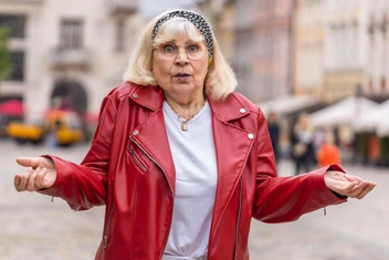 «Смешно, если это не ваша мама»: Маша Трауб о том, как «чудят» пожилые родители