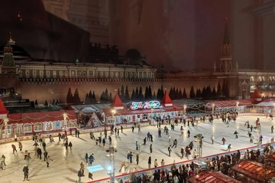 Шансы попасть на Красную площадь в новогоднюю ночь есть только у посетителей ГУМ-катка