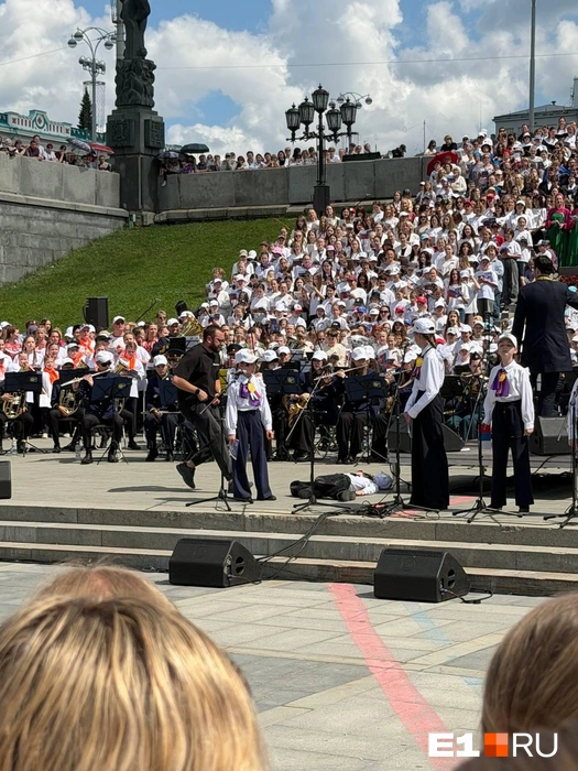 Мальчик потерял сознание прямо на выступлении | Источник: Алиса Андреева / E1.RU