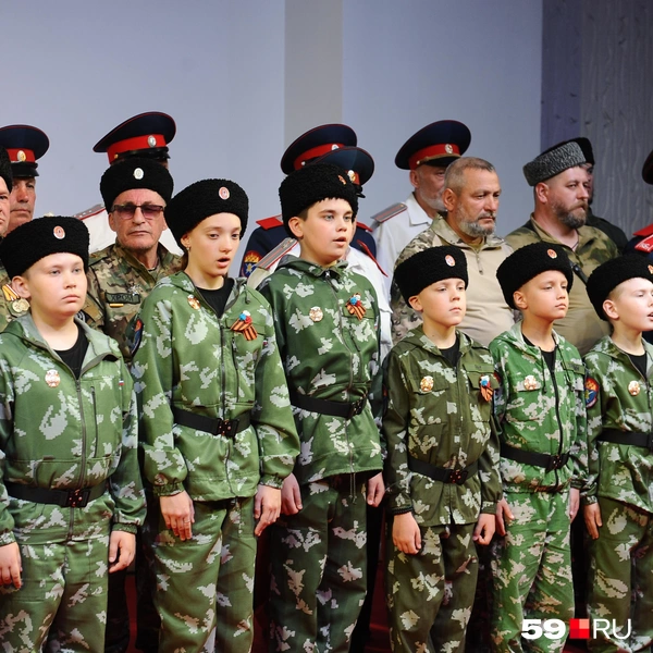 Перед молебном собрались все от мала до велика | Источник: Ирина Тропина / 59.RU