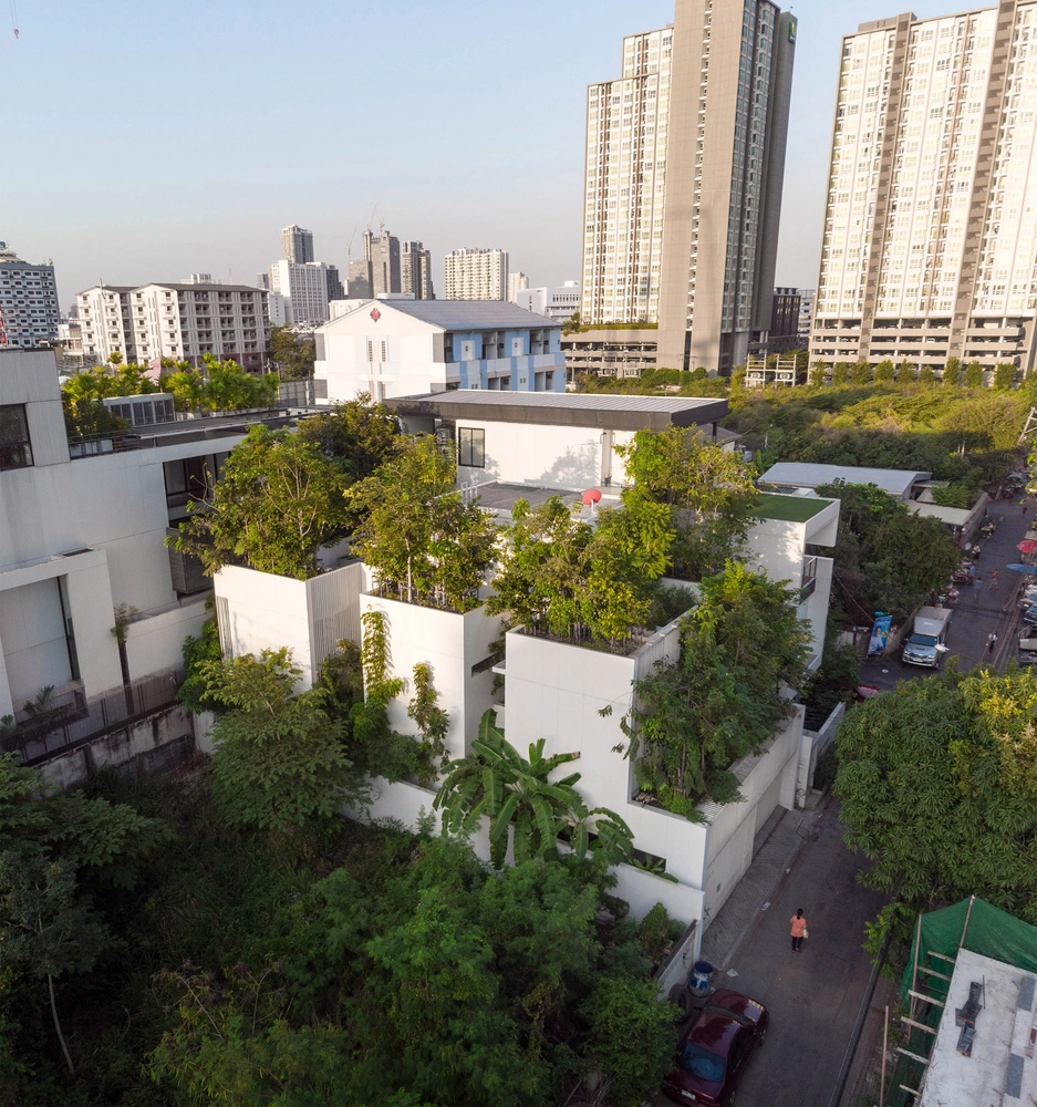 Экодом в Бангкоке по проекту студии Shma Company | Источник: Napon Jaturapuchapornpong