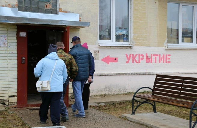 Северянам предлагают прятаться в подвалах жилых домов | Источник: Мирный официальный / Vk.com