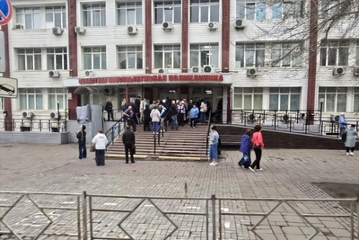 Посетителей облбольницы Кемерова эвакуируют из-за минирования