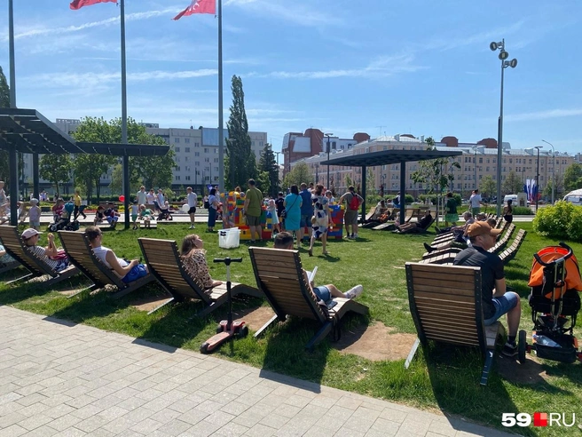 По предварительному прогнозу, в День города будет не очень жарко, но загореть можно | Источник: Анна Антипина / 59.RU
