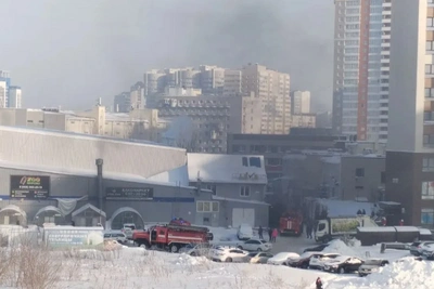 Fire at VDNKh fair building in Barnaul evacuates 100 people