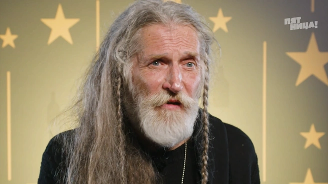 Некоторых зрителей испугал осунувшийся вид Никиты Джигурды, но он оказался лишь только для шоу | Источник: кадр из шоу «Звезды под капельницей» (18+), «Пятница», 2025 год