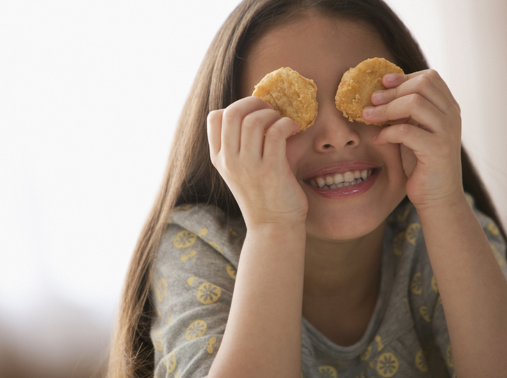 5 вредных продуктов, которыми мы регулярно кормим детей