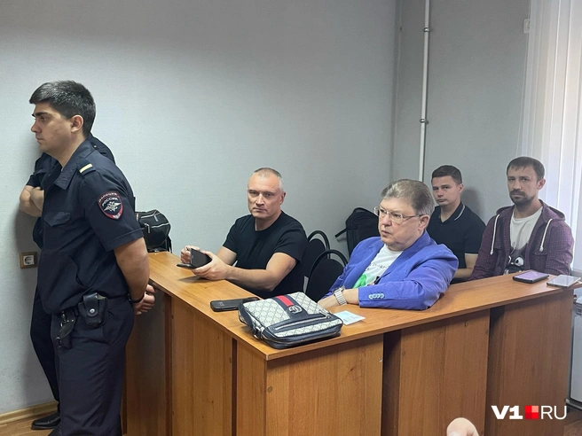Адвокаты поддерживают позицию осужденного следователя | Источник: Илья Воробушкин / V1.RU