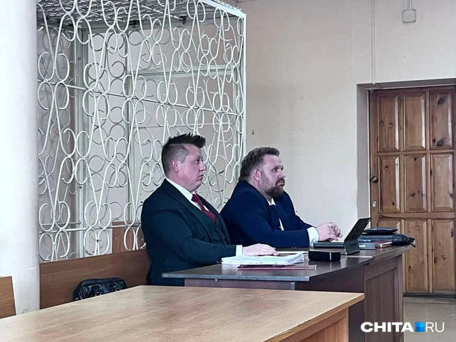 На момент возбуждения дела Головинкин (слева) работал в «Мострансавто» и давно был не в Чите | Источник: Александр Хамраев / СHITA.RU
