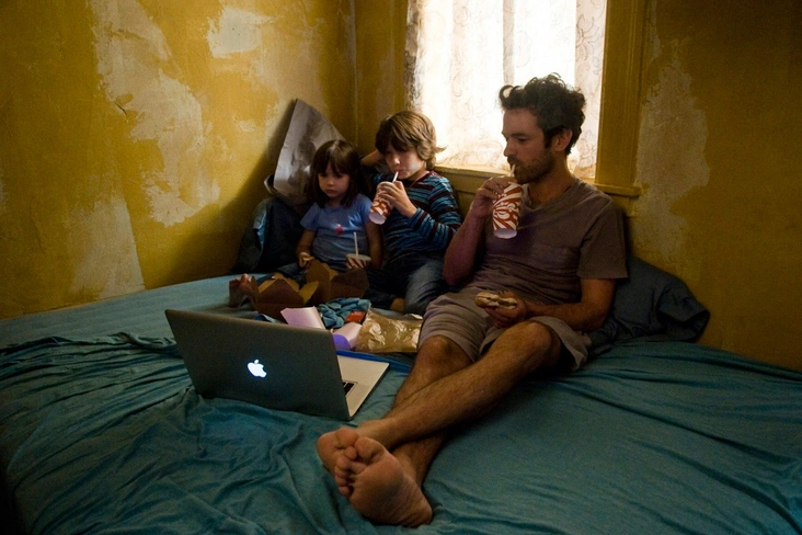 «Китайская головоломка», Седрик Клапиш (Cedric Klapisch), Ромен Дюрис (Romain Duris), Одри Тоту (Audrey Tautou) | Источник: Кадр из фильма «Китайская головоломка»