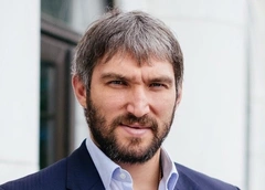 Бассейн, дом для гостей, сад: Александр Овечкин строит трехэтажный особняк в Подмосковье