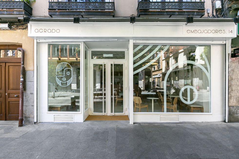 Демократичная кофейня Agrado Café в Мадриде | mcmaison.ru