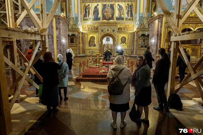 Первую панихиду провели утром 7 сентября в Успенском соборе | Источник: Александр Куренной / 76.RU