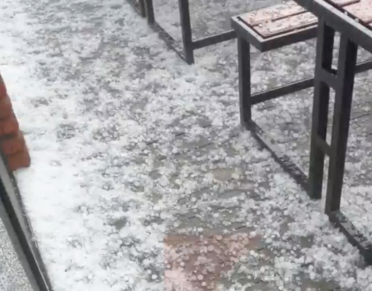 Краснодарский край накрыл мощный град — видео