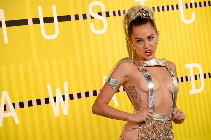 Майли Сайрус mtv vma 2015