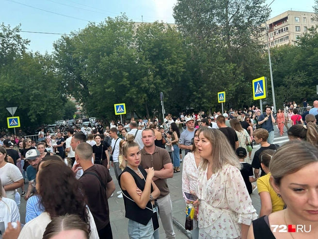 На концерт Гагариной пришло несколько тысяч человек | Источник: Елена Познахарева / 72.RU