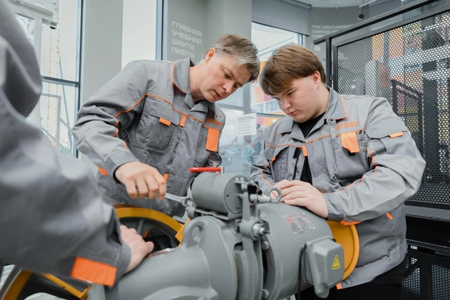 Высокий спрос на кадры сохраняется в промышленном секторе, где представлено свыше 38 тысяч вакансий | Источник: департамент труда и социальной защиты населения Москвы