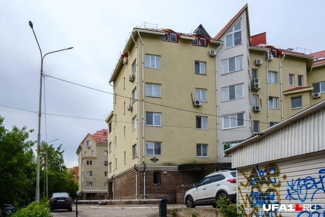 А это соседи, виды у них из окон не очень | Источник: Булат Салихов / UFA1.RU