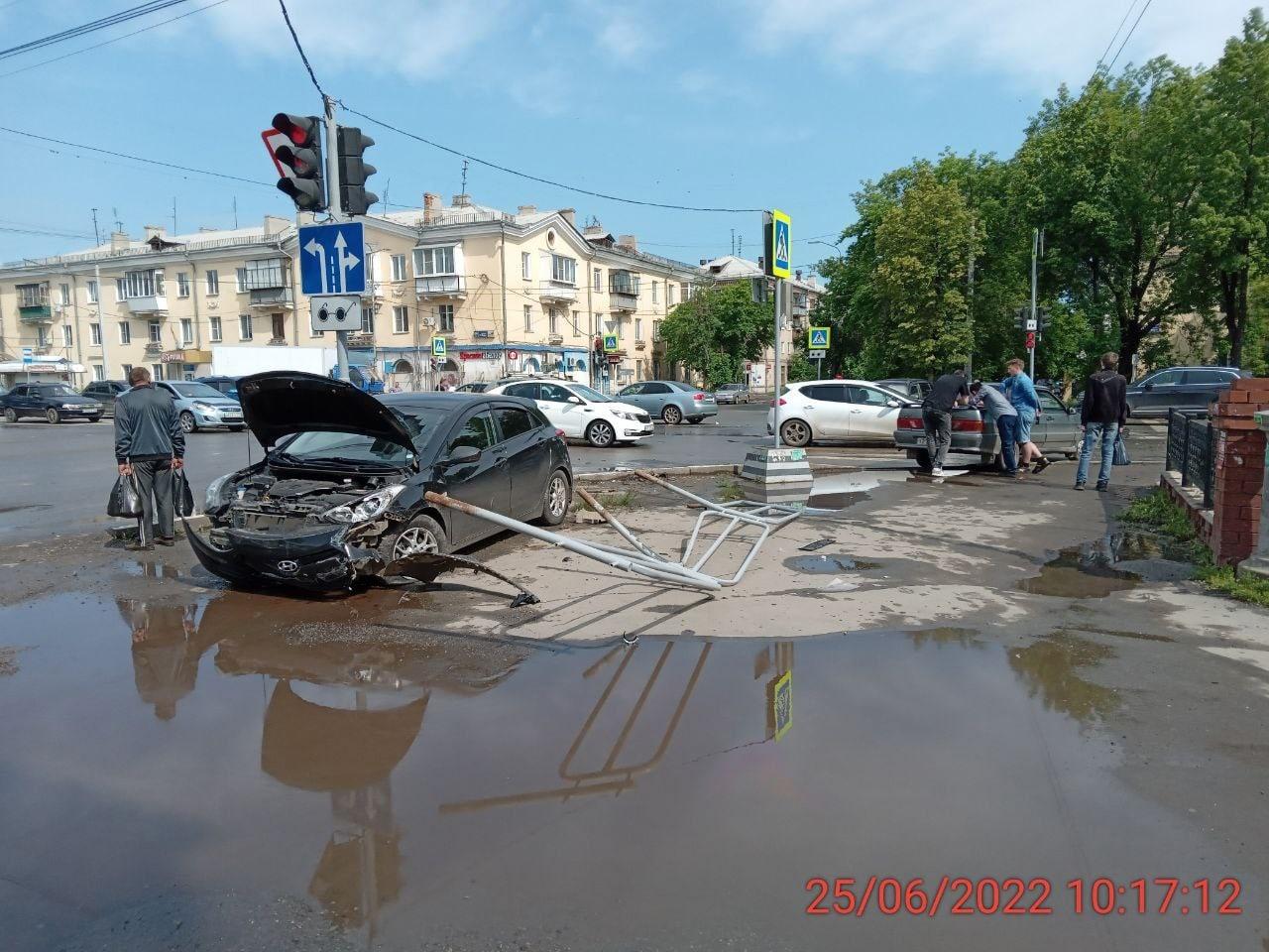 Массовая авария с пятью машинами в Копейске, 25 июня 2022 г - 25 июня 2022  - 74.ру