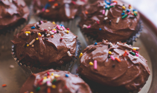 Ученые выяснили, почему взрослые и дети по-разному относятся к сладкому