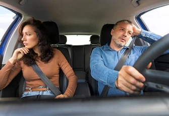 «Хочу уйти от жены спустя 30 лет брака — между нами ни тепла, ни нежности. Или можно вернуть чувства после десятилетий равнодушия?»