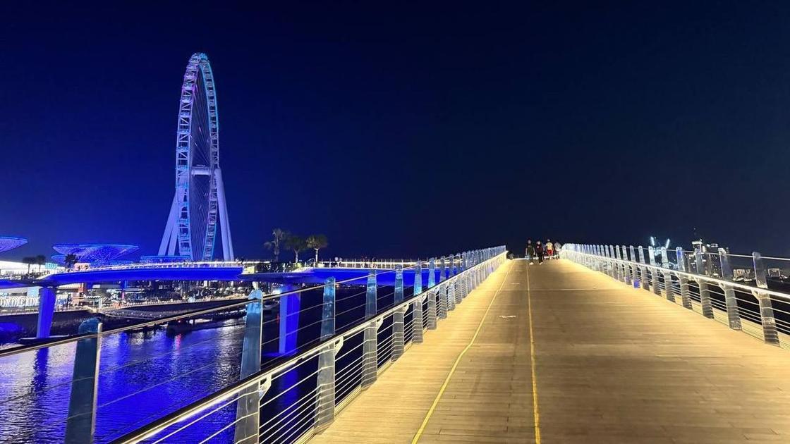 &laquo;Дубай будто вымер&raquo;: пляжи и кафе закрыты, в магазинах скупили бананы и курицу