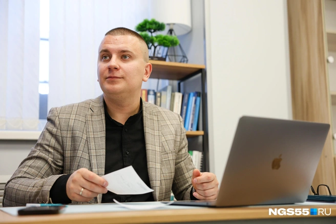 Первые три года Денис работал по целевому направлению | Источник: Евгений Софийчук / NGS55.RU