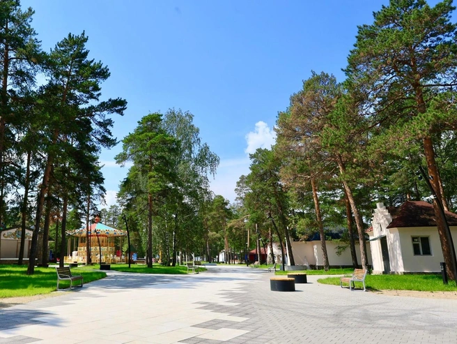 Прогулка по Парку Гагарина остаётся бесплатной, несмотря на проблемы с оплатой аттракционов | Источник: Михаил Шилкин