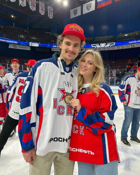 Совместный снимок после победы | Источник: guskov_jr70 / Instagram.com (соцсеть запрещена на территории РФ)