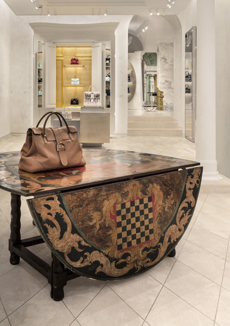 Delvaux opens its first boutique in Rome (фото 3.1)