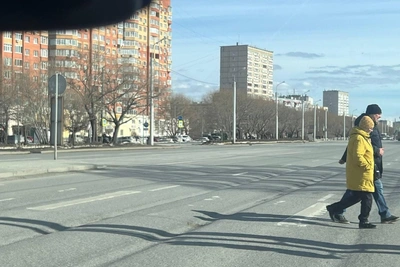 Гигантская колея на Широтной в Тюмени может вызвать ДТП