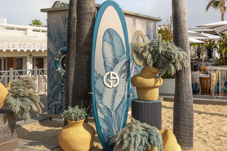 Самые модные пляжные клубы лета 2023: яркие коллаборации с фэшн-брендами