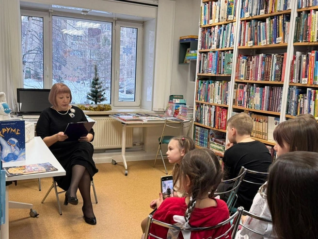 По мнению Анжелики, прививать любовь к чтению у детей нужно с самого детства | Источник: Анжелика Бивол / Vk.com