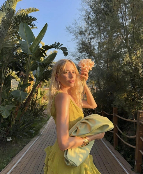 Лена Перминова | www.starhit.ru