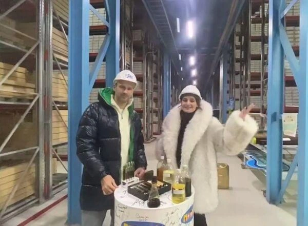 Ведущие тревел-шоу «Поехали!» Мария Осадник и Евгений Покровский побывали в Югре | Источник: Департамент недропользования ХМАО / «Вконтакте»