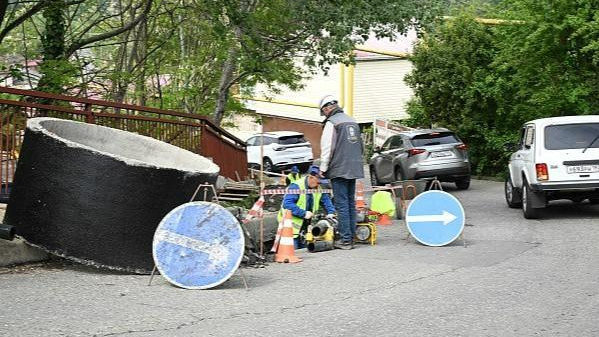 В Хостинском районе Сочи меняют изношенный водовод 