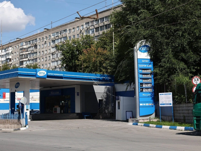 <p>На ОПТИ на Ипподромской продают только дизельное топливо </p> | Источник: Александр Ощепков / NGS.RU