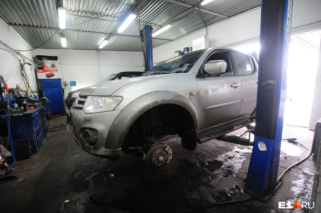 В Екатеринбурге в три раза вырос спрос на услуги шиномонтажа | Источник: Артем Устюжанин / E1.RU