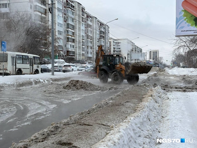 Специалисты обещают, что вода вернется вечером | Источник: Мария Лобанова / NGS70.RU