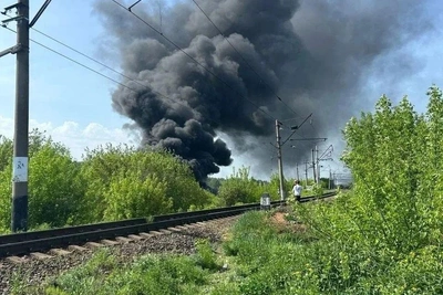 Столб дыма над Арзамасом: пожар у железной дороги