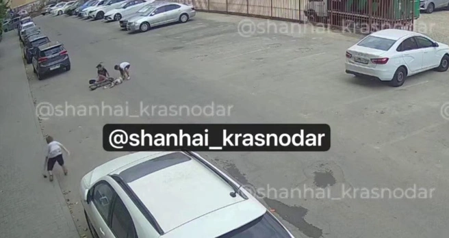 Самокатчики наехали на ребенка | Источник: shanhai_krasnodar / T.me