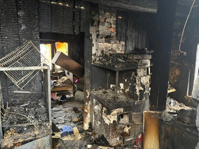 Как минимум в одной из квартир двухквартирного дома жить теперь невозможно | Источник: СУ СКР по Новосибирской области