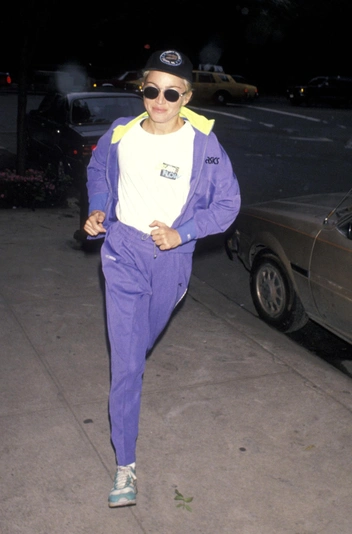 Мадонна на пробежке, 1990 год