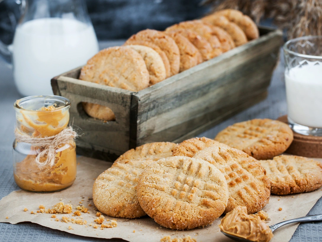 Песочное печенье всего за 30 минут: рецепт десерта к чаю, если гости уже на пороге | marieclaire.ru